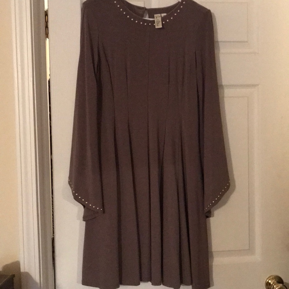 Dress with bell sleeves
